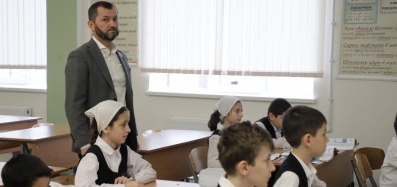 ЧЕЧНЯ. Министр образования Чечни устроил разнос директорам школ Веденского района: проверка выявила недочёты