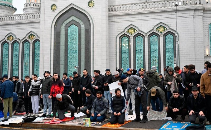 ЧЕЧНЯ. В Грозном сотни нуждающихся семей получили помощь к Ураза-байраму