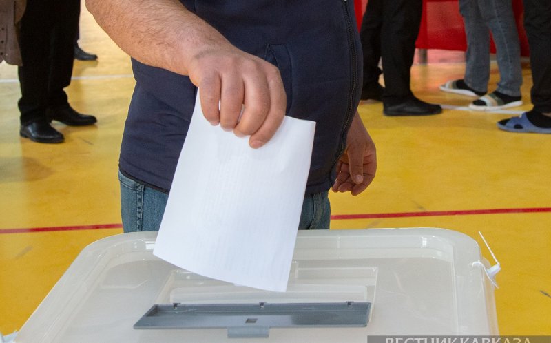 Голосование на референдуме по новой Конституции завершилось в Казахстане