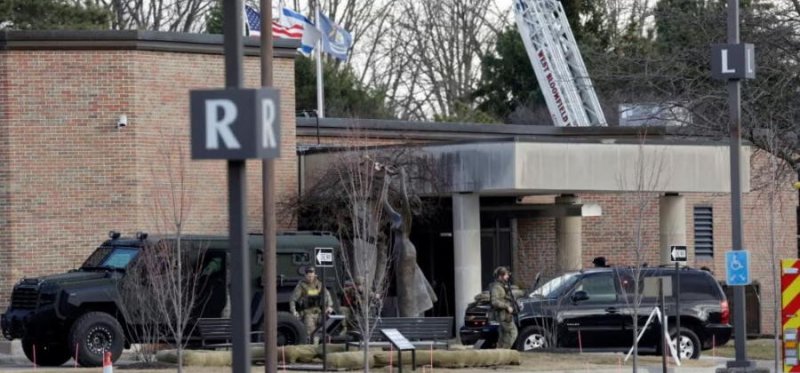 По меньшей мере 30 полицейских пострадали при атаке на синагогу в Мичигане