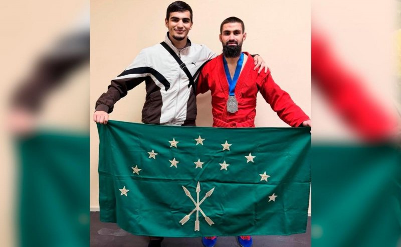 АДЫГЕЯ. Глава Адыгеи Мурат Кумпилов поздравил уроженца республики Рамазана Цику с завоеванием серебряной медали на Чемпионате Европы по самбо