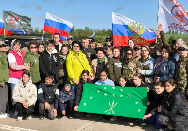АДЫГЕЯ. «ОНФ стал эффективным механизмом связи с гражданами»: Глава Адыгеи Мурат Кумпилов поздравил активистов Народного фронта с 15-летним юбилеем организации
