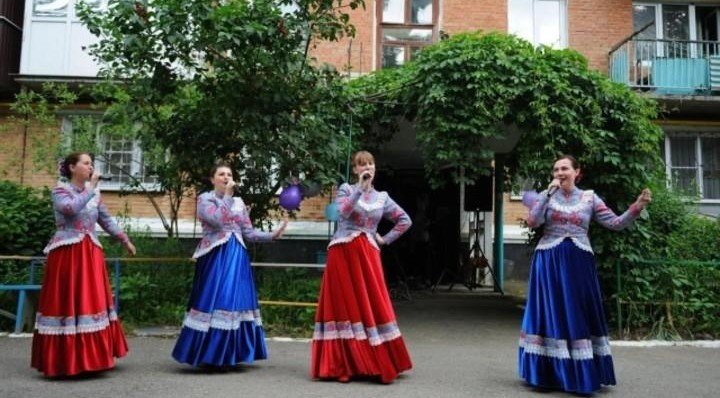 АДЫГЕЯ. Соседи, выходите во двор: в Майкопе 29 мая пройдут бесплатные концерты и спортивные игры