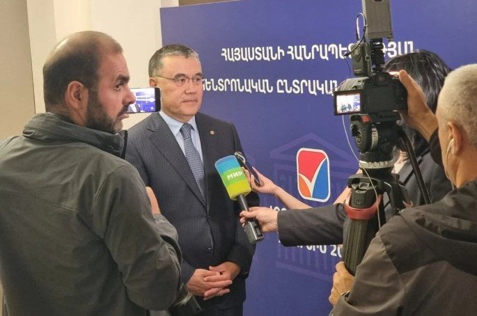 АРМЕНИЯ. Миссия СНГ приступила к наблюдению за выборами в Армении