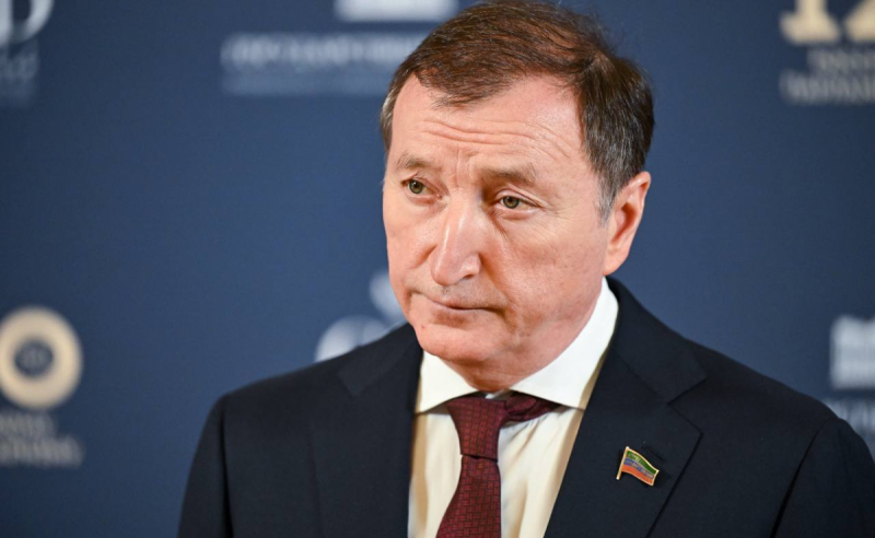 ДАГЕСТАН. «Такое единство дорогого стоит»: спикер Народного Собрания Заур Аскендеров рассказал о блокаднице Ленинграда, передавшей вязаные носки пострадавшим от наводнения жителям Дагестана