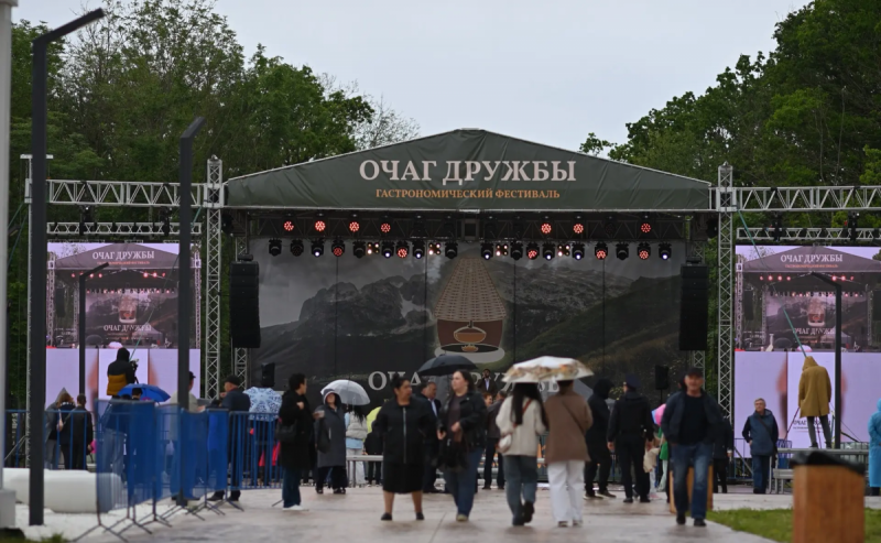 АДЫГЕЯ. Глава Адыгеи Мурат Кумпилов: Высокий интерес гостей к первому гастрономическому фестивалю «Очаг дружбы» подтверждает востребованность событийного туризма
