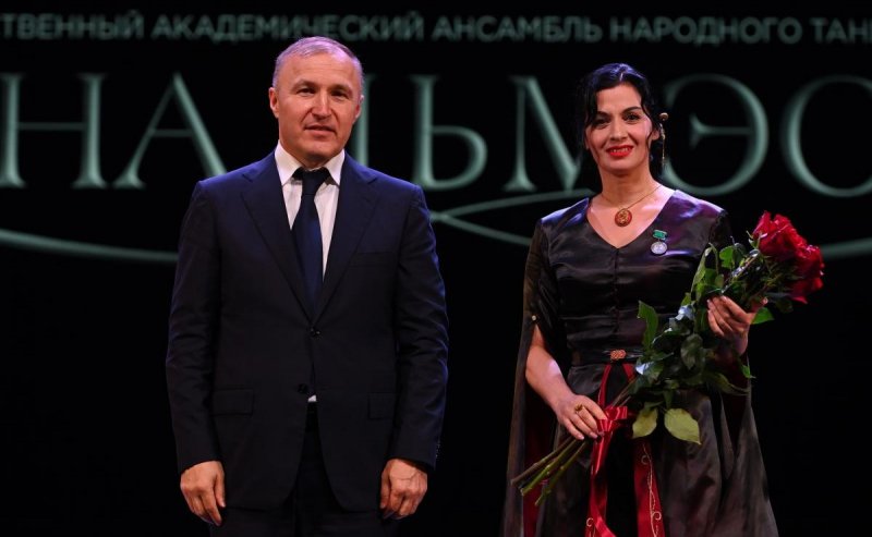 АДЫГЕЯ. «Вы — подлинный бриллиант национальной культуры»: Глава Адыгеи Мурат Кумпилов поздравил артисты ансамбля «Нальмэса» с 90-летием работы на благо республики