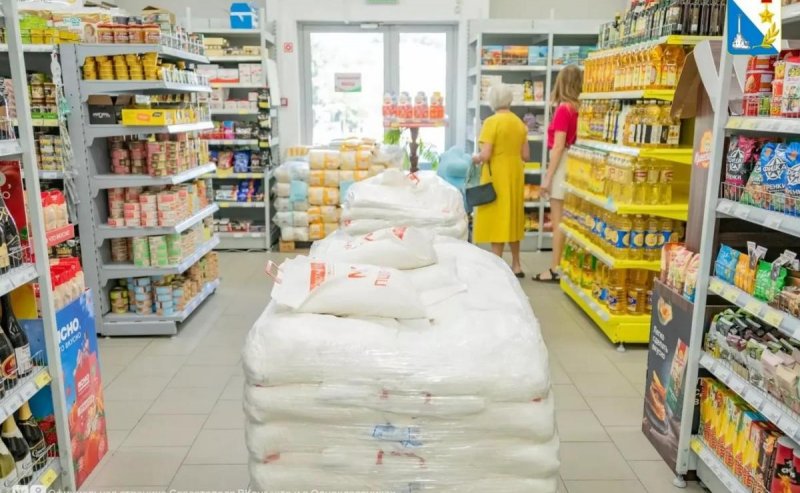 СЕВАСТОПОЛЬ. В Севастополе крупные магазины перешли на усиленный режим работы — запасов продуктов хватит на месяц