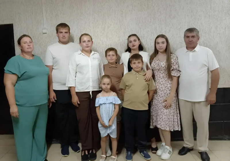 АДЫГЕЯ. Мурат Кумпилов: Многодетная семья Головановых из Гиагинского района Адыгеи победила во Всероссийском конкурсе «Семья года – 2026»