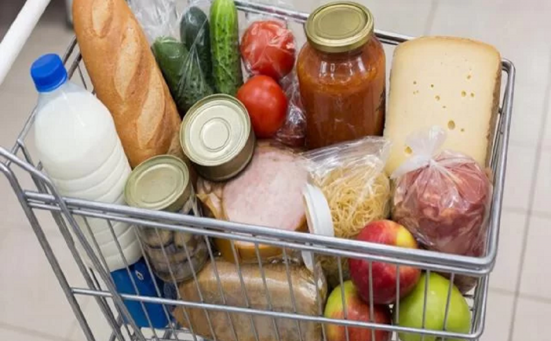 АСТРАХАНЬ. Минимальный продуктовый набор в стране подорожал на 8%