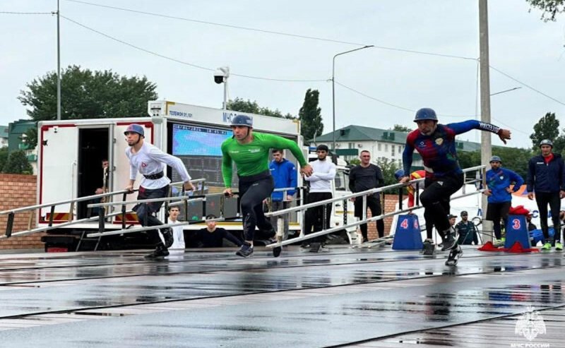 ЧЕЧНЯ. Кубок пожарно-спасательного спорта: в Грозном соревнуются сотрудники МЧС СКФО