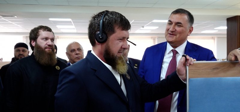 ЧЕЧНЯ.  Рамзан Кадыров вручил награды соцработникам Чечни
