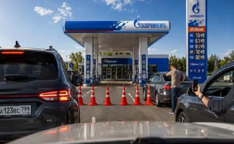КРАСНОДАР. Краснодарцам рассказали, где заправиться без очередей