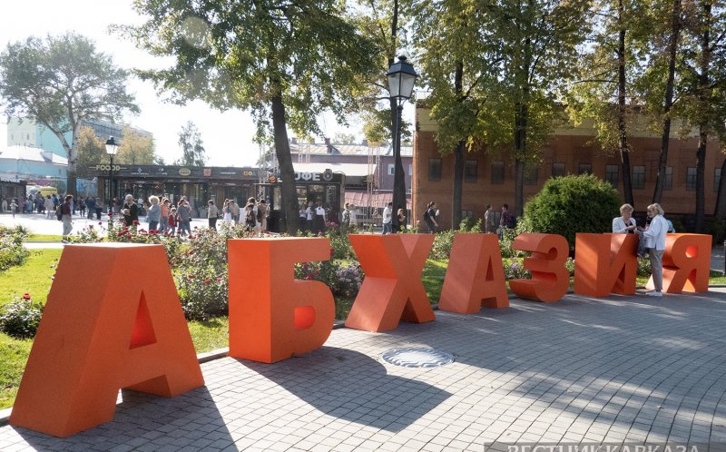 АБХАЗИЯ. Нагрузка на КПП на границе России и Абхазии превышает норму в шесть раз