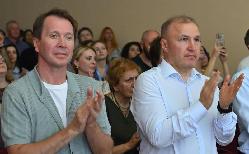 АДЫГЕЯ. Глава Адыгеи Мурат Кумпилов: Новый фестиваль «Вершина» придаст импульс развитию театра во всем Южном регионе