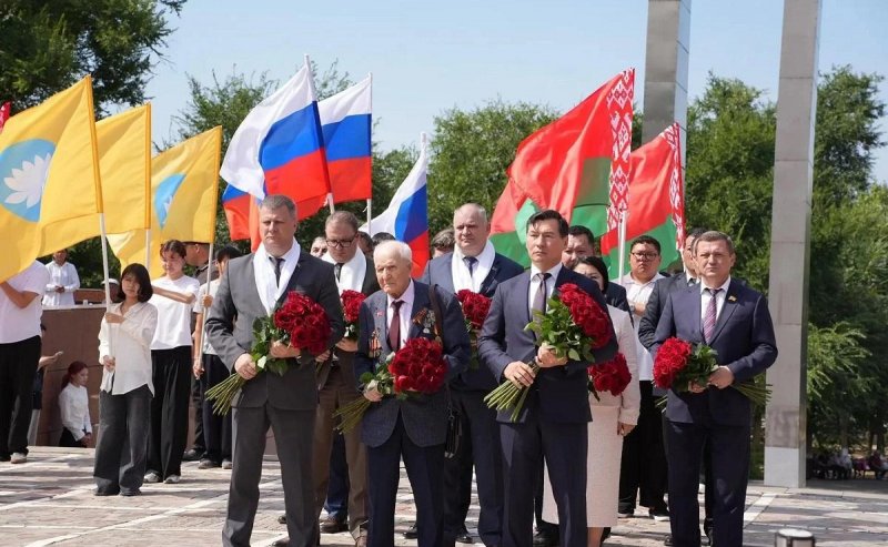 КАЛМЫКИЯ. Председатель Народного Хурала Артём Михайлов: Беларусь и Калмыкия укрепляют историческую память и экономику