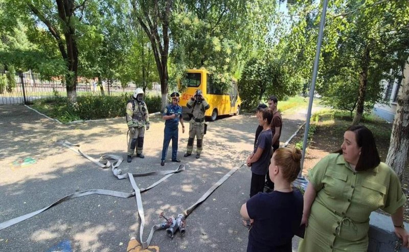 КЧР. Спасатели провели пожарно-тактические учения в образовательном учреждении Черкесска