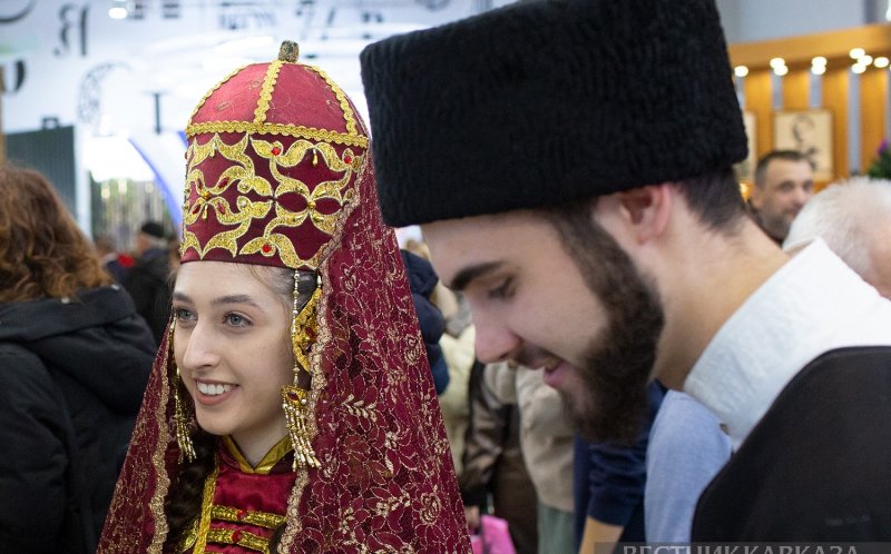 Тысячи хычынов приготовили в Нальчике на гастрочемпионате