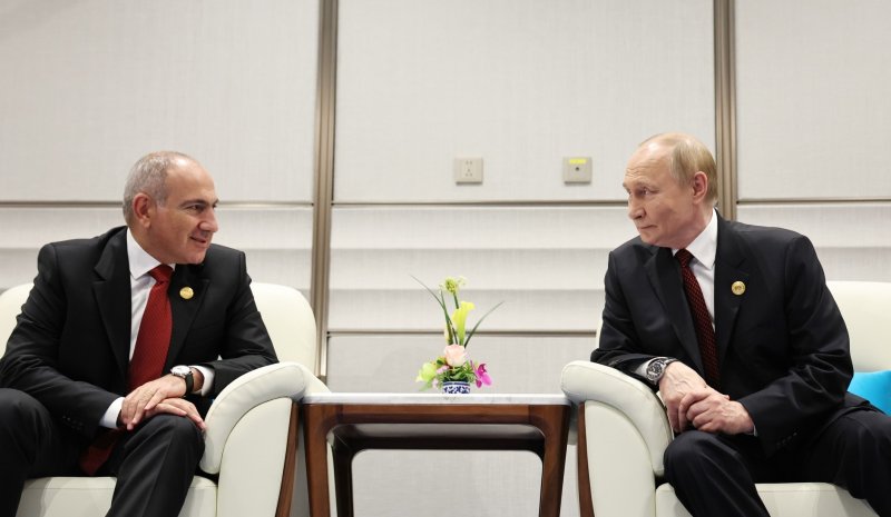 АРМЕНИЯ. Владимир Путин и Михаил Мишустин обратились к Николу Пашиняну