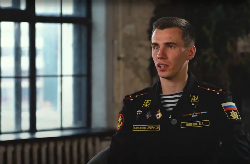 АСТРАХАНЬ. «Их опыт должен служить стране»: Спикер Гордумы Астрахани Игорь Седов рассказал о Герое России Владиславе Головине в рамках проекта «Элита, рожденная в бою»