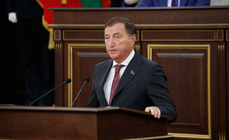 ДАГЕСТАН. Спикер Народного Собрания Дагестана Заур Аскендеров поздравил Рашида Темрезова со вступлением в должность главы Карачаево-Черкесии