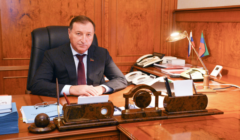 ДАГЕСТАН. Спикер Народного Собрания Заур Аскендеров поздравил жителей с Днем единства народов Дагестана