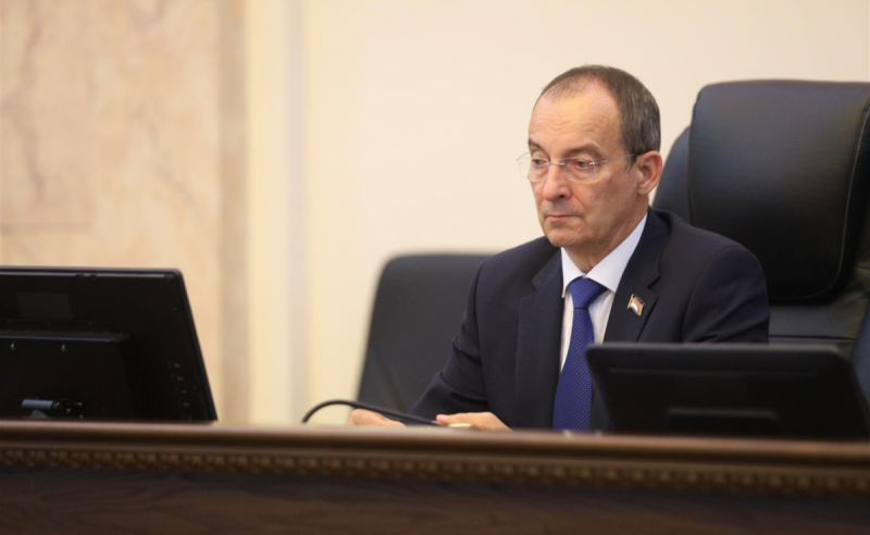 КРАСНОДАР. Юрий Бурлачко представил нового депутата ЗСК