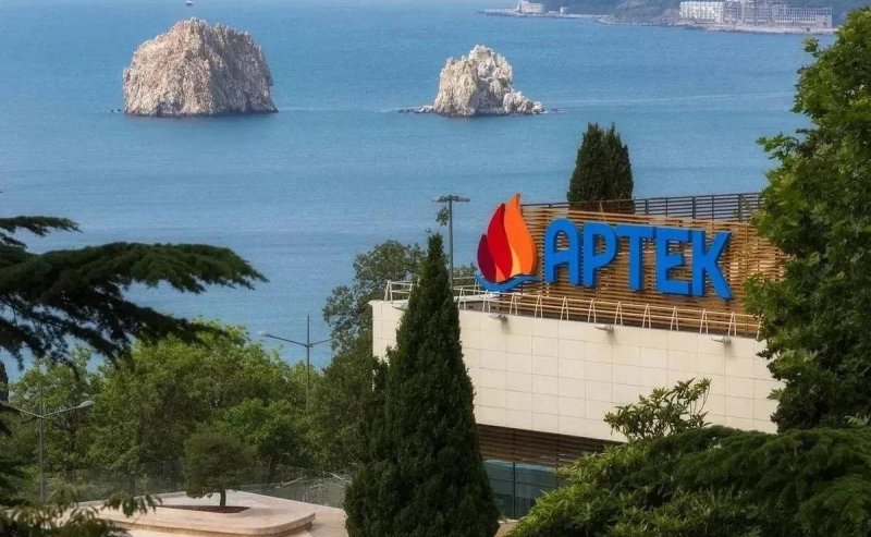КРЫМ. Аксёнов открыл «Артек» только для крымских детей, но с оговоркой