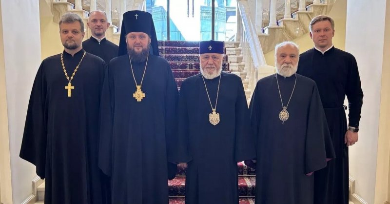 Отношения Армянской и Русской церквей обсудили в Первопрестольном Эчмиадзине
