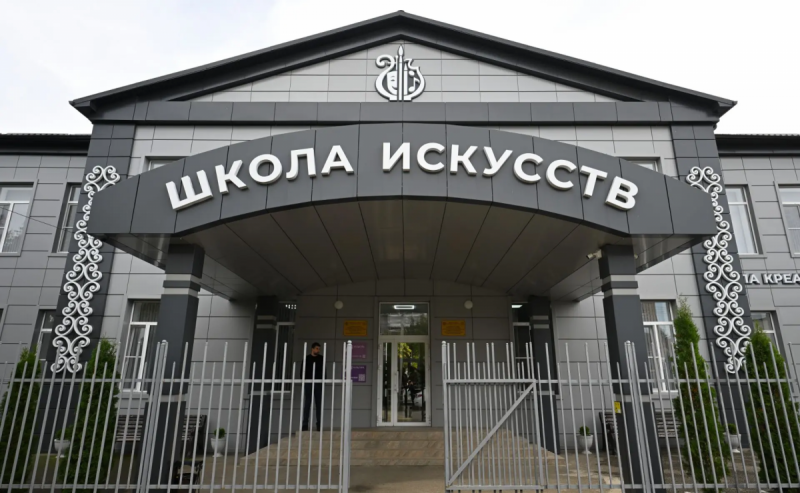 АДЫГЕЯ. Глава Адыгеи Мурат Кумпилов и замминистра культуры РФ Жанна Алексеева открыли школу креативных индустрий в Майкопском районе