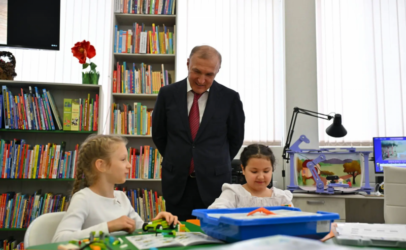 АДЫГЕЯ. Мурат Кумпилов: В Адыгее на капитальный ремонт республиканской детской библиотеки направили почти 40 млн рублей по нацпроекту