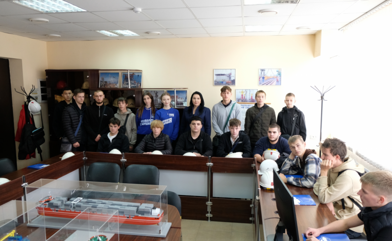 АСТРАХАНЬ. Депутат Думы Астраханской области Ольга Панова поприветствовала участников IV Всероссийского научно-технологического диктанта на площадке ЮЦСС