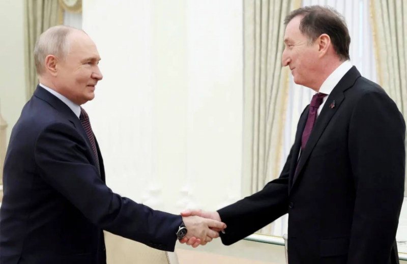 ДАГЕСТАН. Спикер Народного Собрания Дагестана Заур Аскендеров направил Владимиру Путину поздравление с днем рождения
