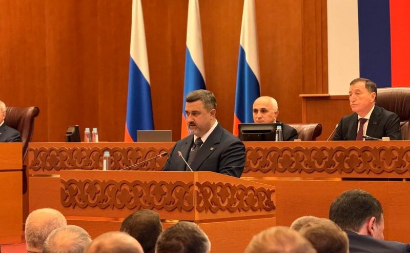 ДАГЕСТАН. Спикер Народного Собрания Дагестана Заур Аскендеров призвал поддержать Федора Щукина на пост главы республики