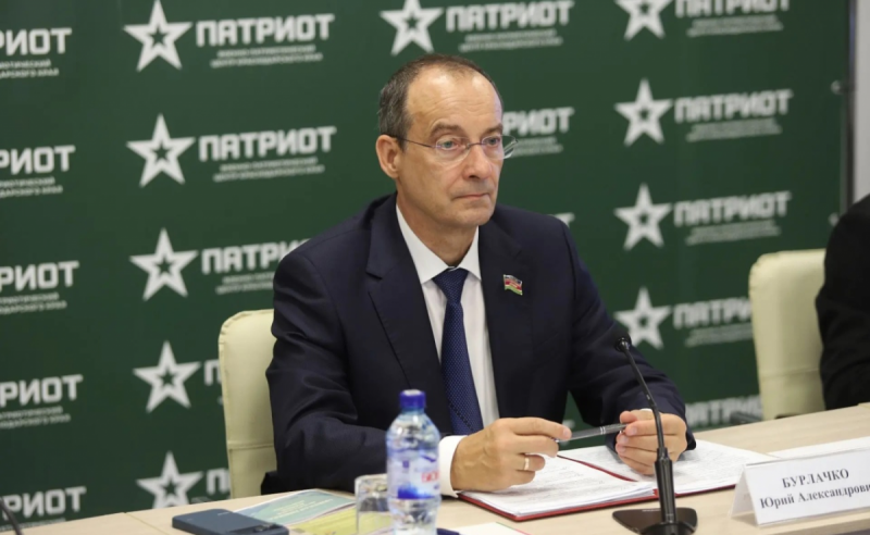 КРАСНОДАР. Юрий Бурлачко: «Начальная военная подготовка – это не милитаризация, а фундамент для формирования у молодежи чувства ответственности, дисциплины и готовности встать на защиту своей страны»