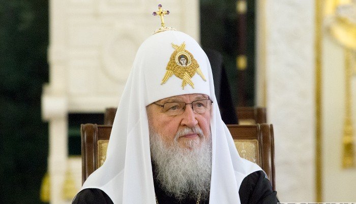 Патриарх Кирилл наградил Альбира Крганова орденом Славы и чести