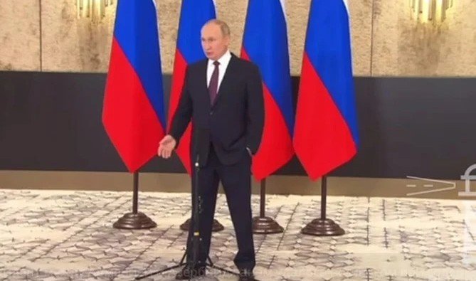 Путин назвал причиной беспорядков в Европе ошибки европейских политиков