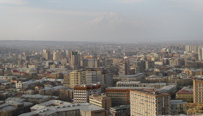 Жапаров начал визит в Армению